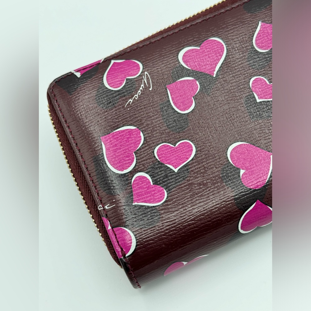 Gucci Betty Heartbeat Zip Wallet Limited
Edition EUC + COA Designer Luxury - Picture 6 of 14